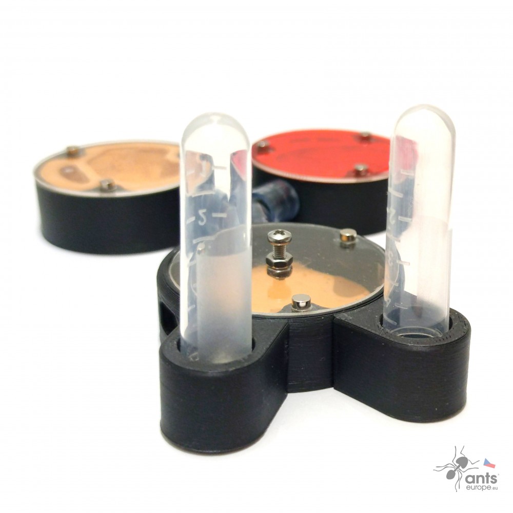 Modulovatelné formikárium pro začátečníky obsahují dvě plug-in napáječky na Sugarboost a čistou vodu.