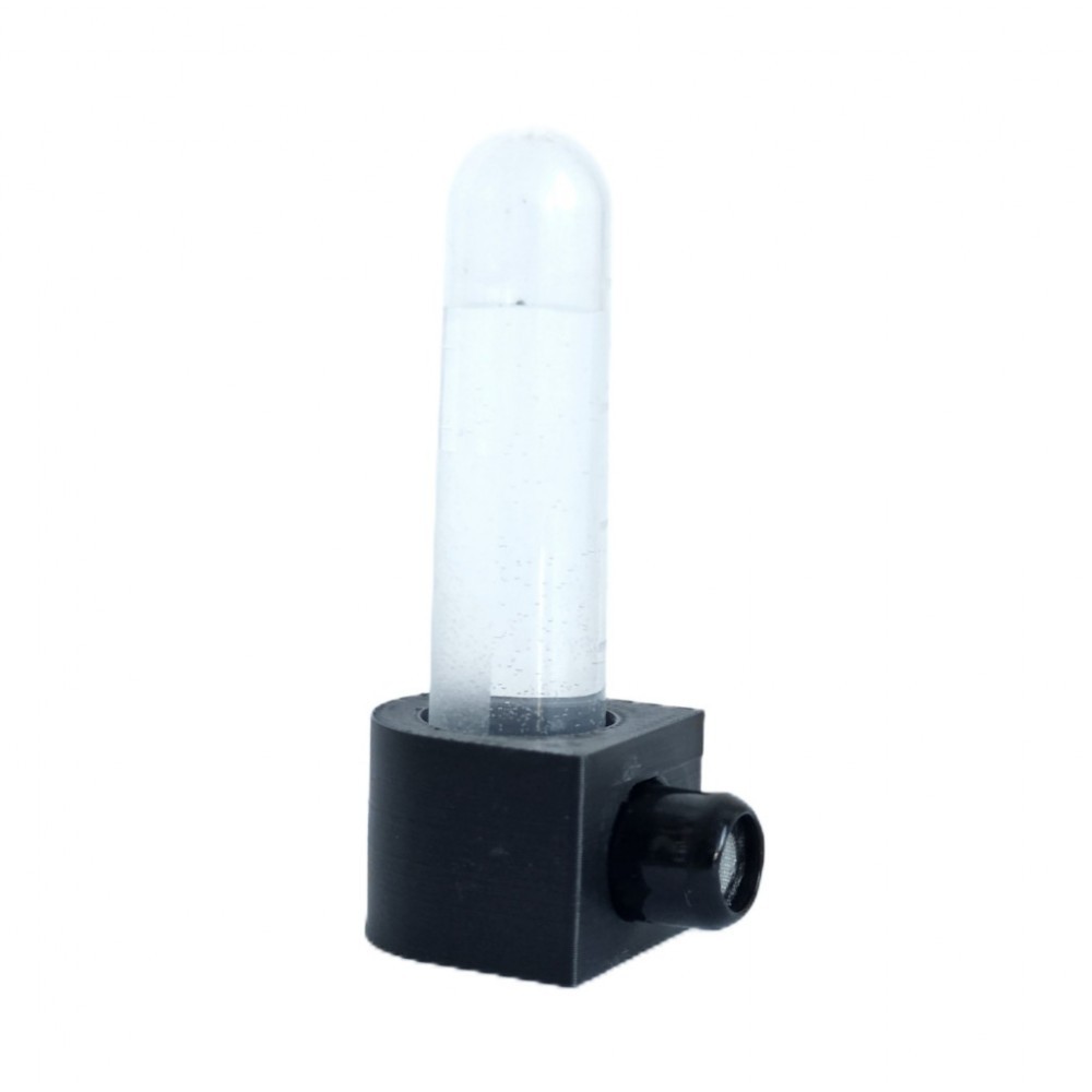 Plug-in napáječka na vodu zapojitelná do výběhu formikária.